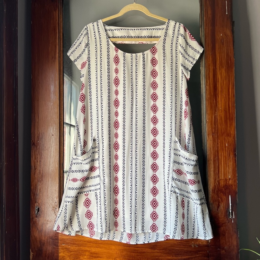 Tea style dress with pockets!